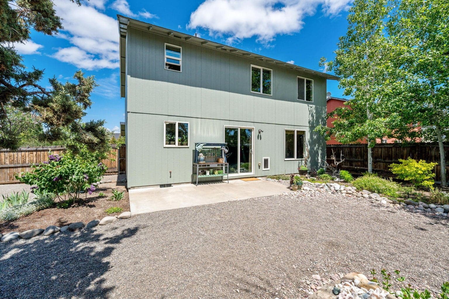 Photo of 2490 SW Cascade Mountain Avenue 23 of 38