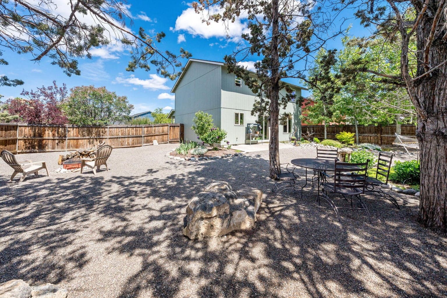 Photo of 2490 SW Cascade Mountain Avenue 24 of 38