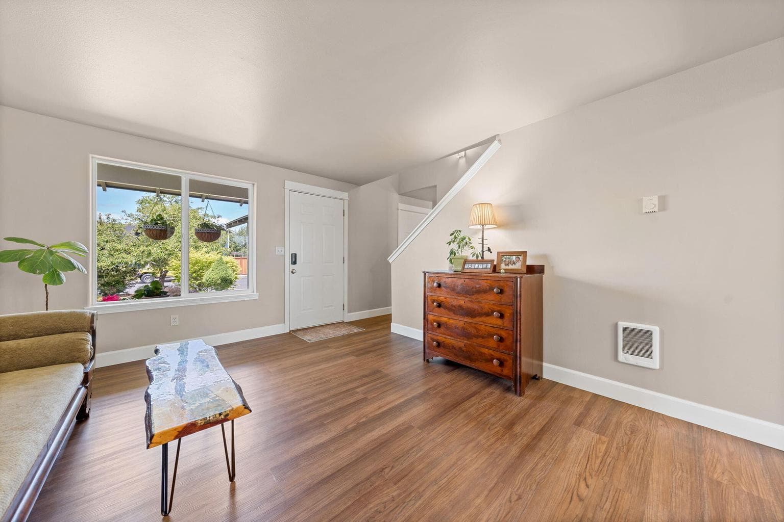 Photo of 2490 SW Cascade Mountain Avenue 7 of 38