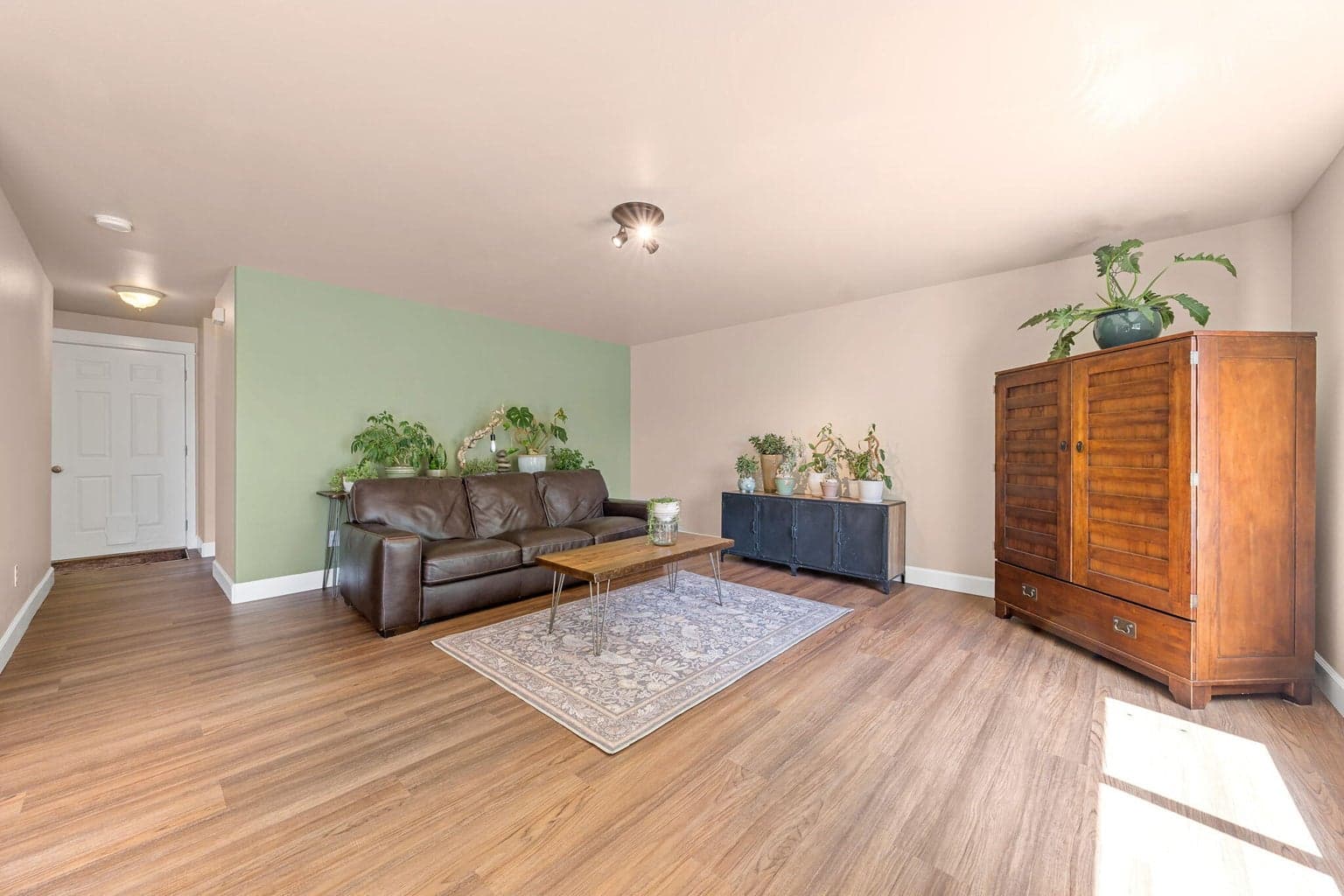 Photo of 2490 SW Cascade Mountain Avenue 14 of 38