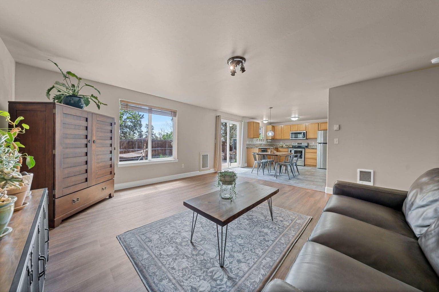 Photo of 2490 SW Cascade Mountain Avenue 16 of 38