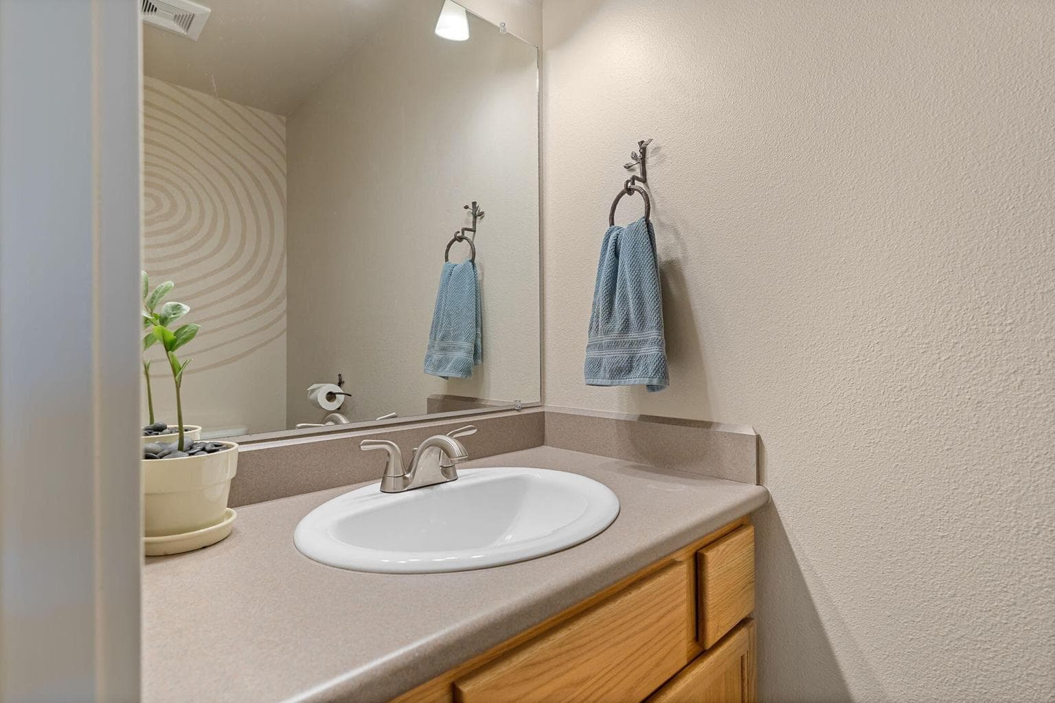 Photo of 2490 SW Cascade Mountain Avenue 30 of 38