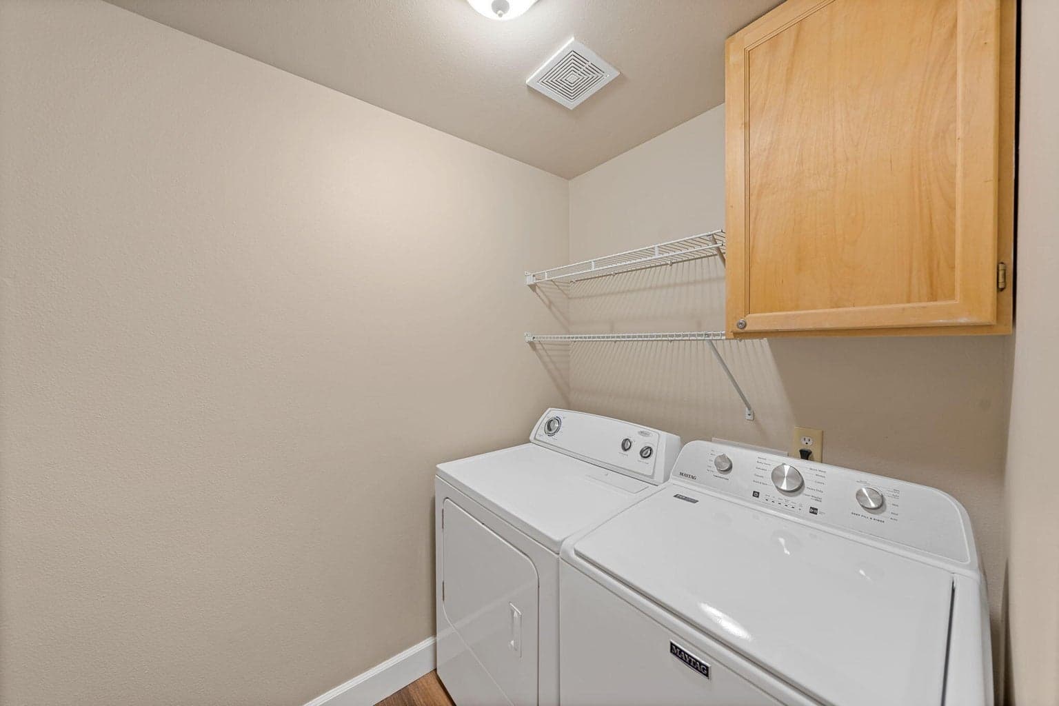 Photo of 2490 SW Cascade Mountain Avenue 29 of 38