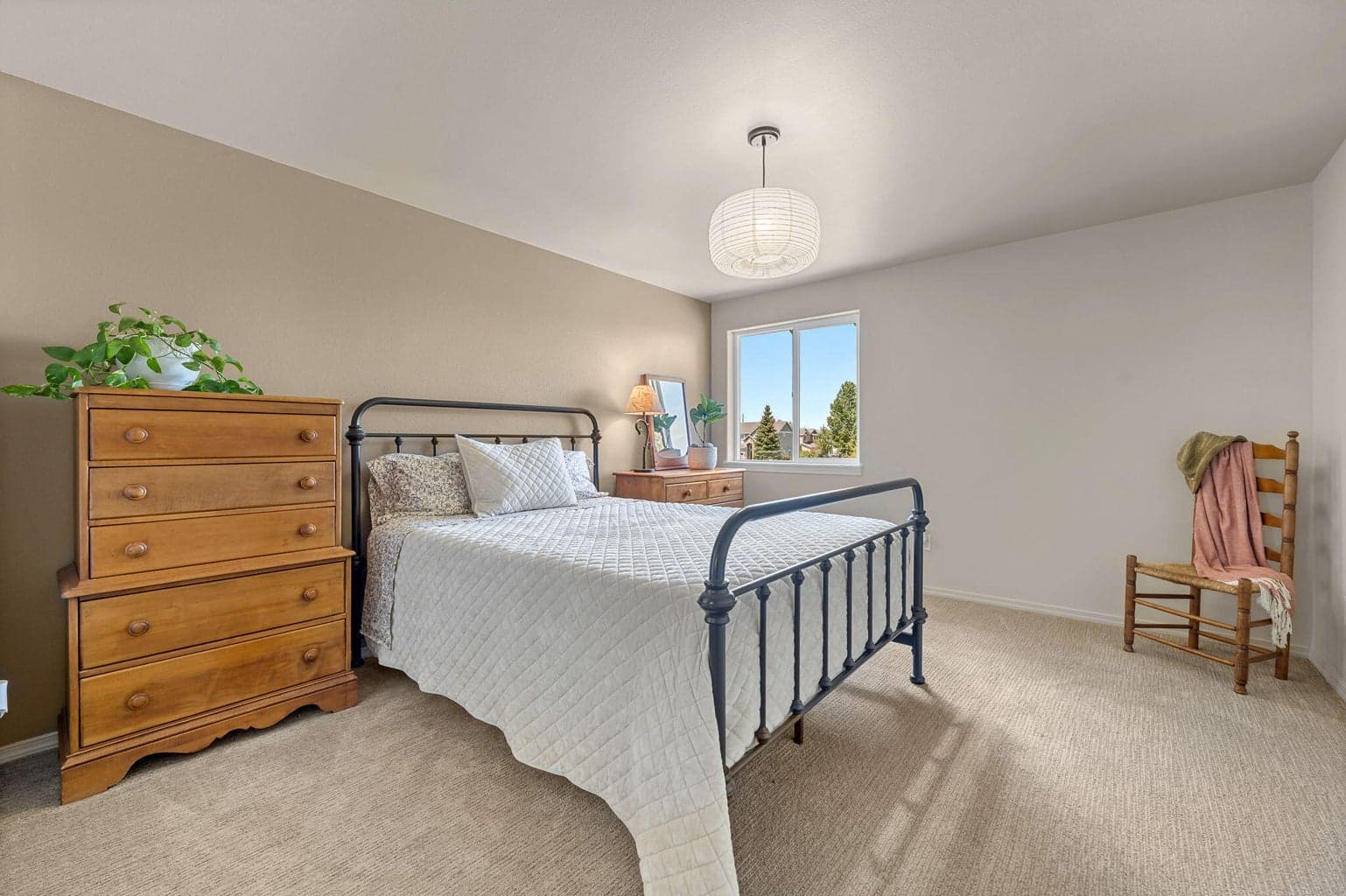 Photo of 2490 SW Cascade Mountain Avenue 31 of 38