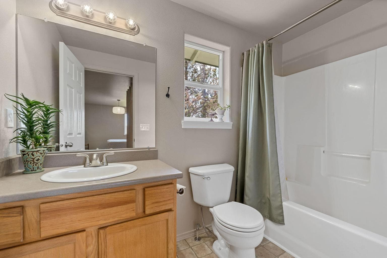 Photo of 2490 SW Cascade Mountain Avenue 33 of 38