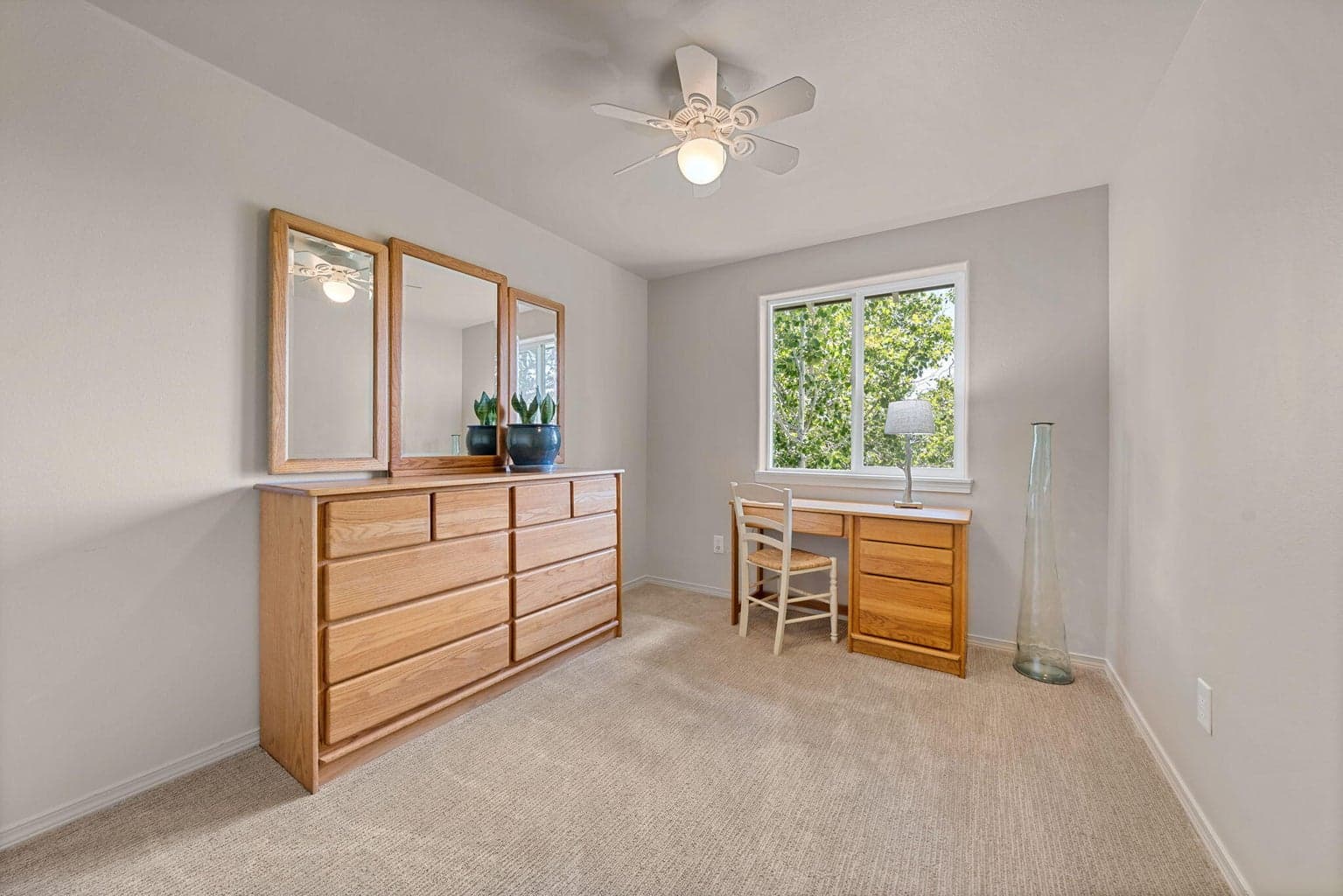 Photo of 2490 SW Cascade Mountain Avenue 35 of 38