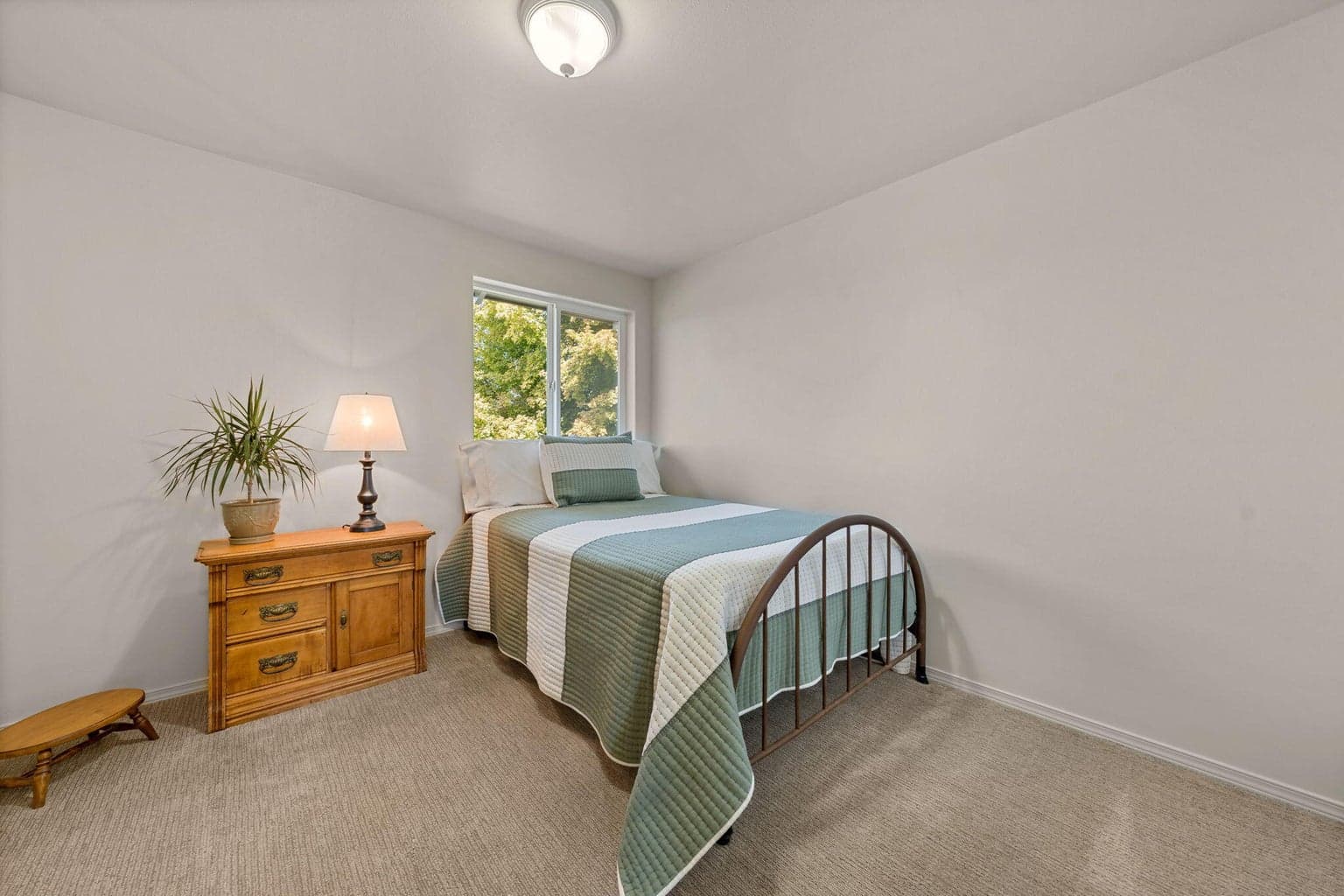 Photo of 2490 SW Cascade Mountain Avenue 37 of 38