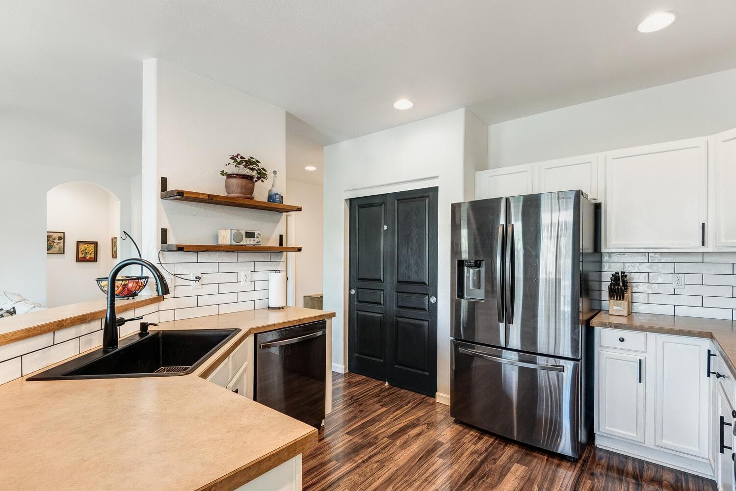 Photo of 2473 NE 5th Street 9 of 23