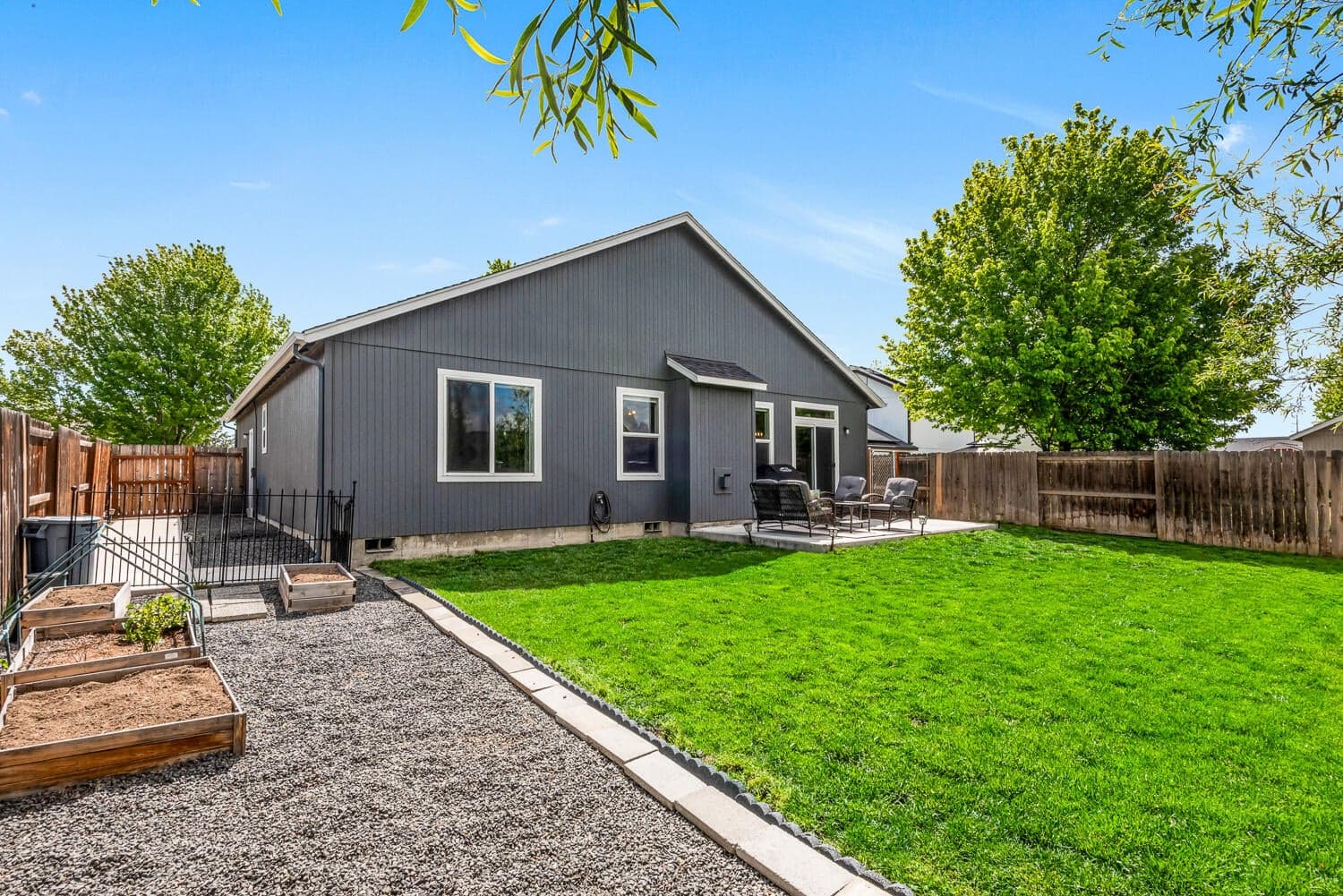 Photo of 2473 NE 5th Street 21 of 23