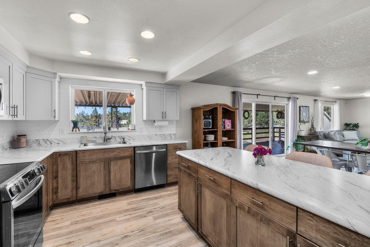 Photo of 851 SE Rancho Lane 9 of 51