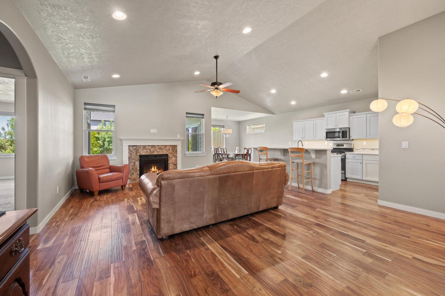 Photo of 4677 SW Volcano Avenue 12 of 35