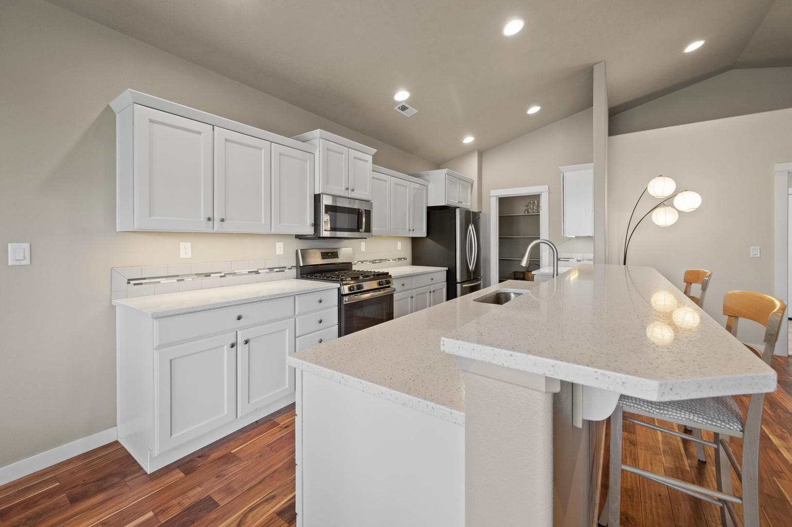 Photo of 4677 SW Volcano Avenue 14 of 35