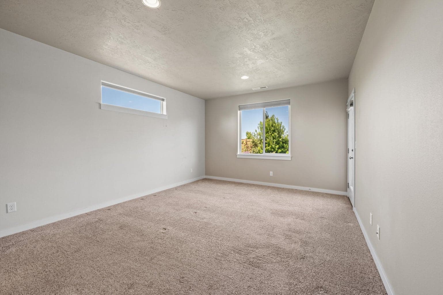 Photo of 4677 SW Volcano Avenue 21 of 35
