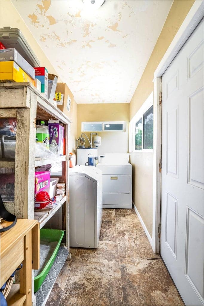 Photo of 703 SW 7th Street 11 of 19