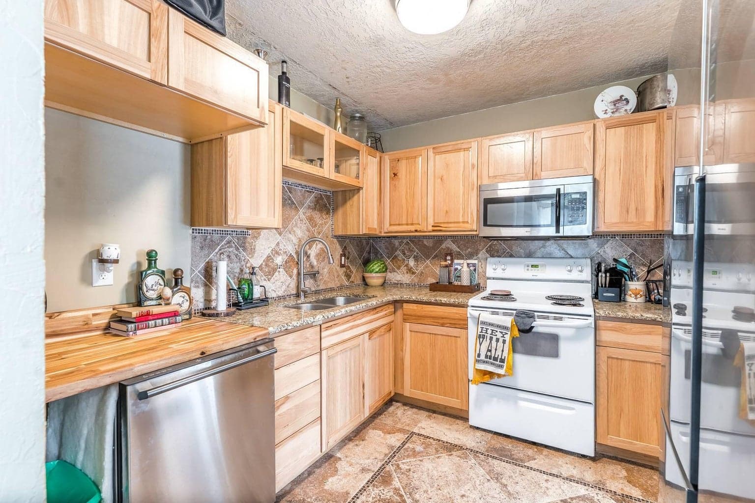Photo of 703 SW 7th Street 12 of 19