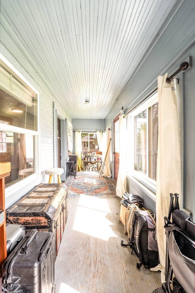 Photo of 703 SW 7th Street 7 of 19