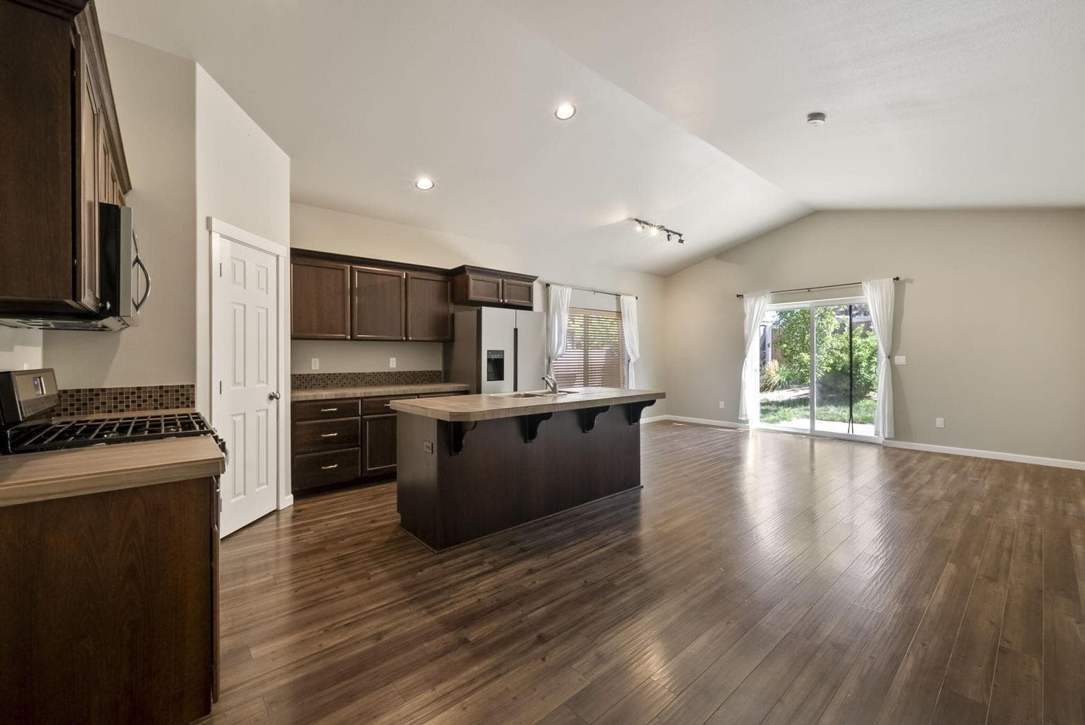 Photo of 656 Reed Market 2 of 32