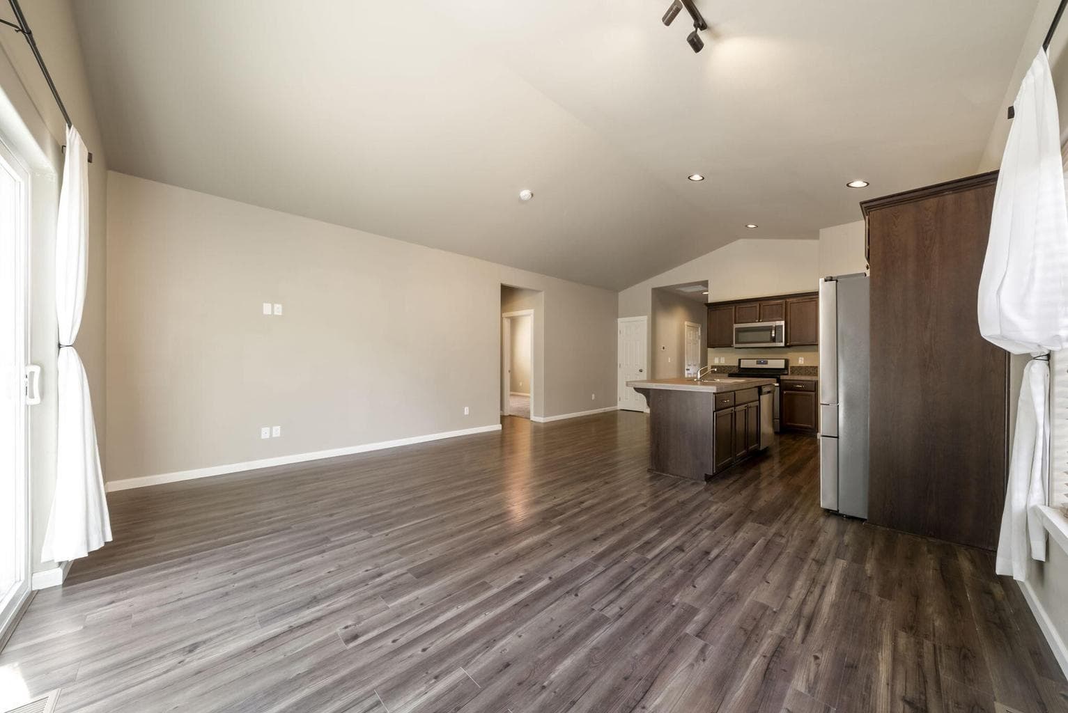 Photo of 656 SE Reed Market Road 11 of 32