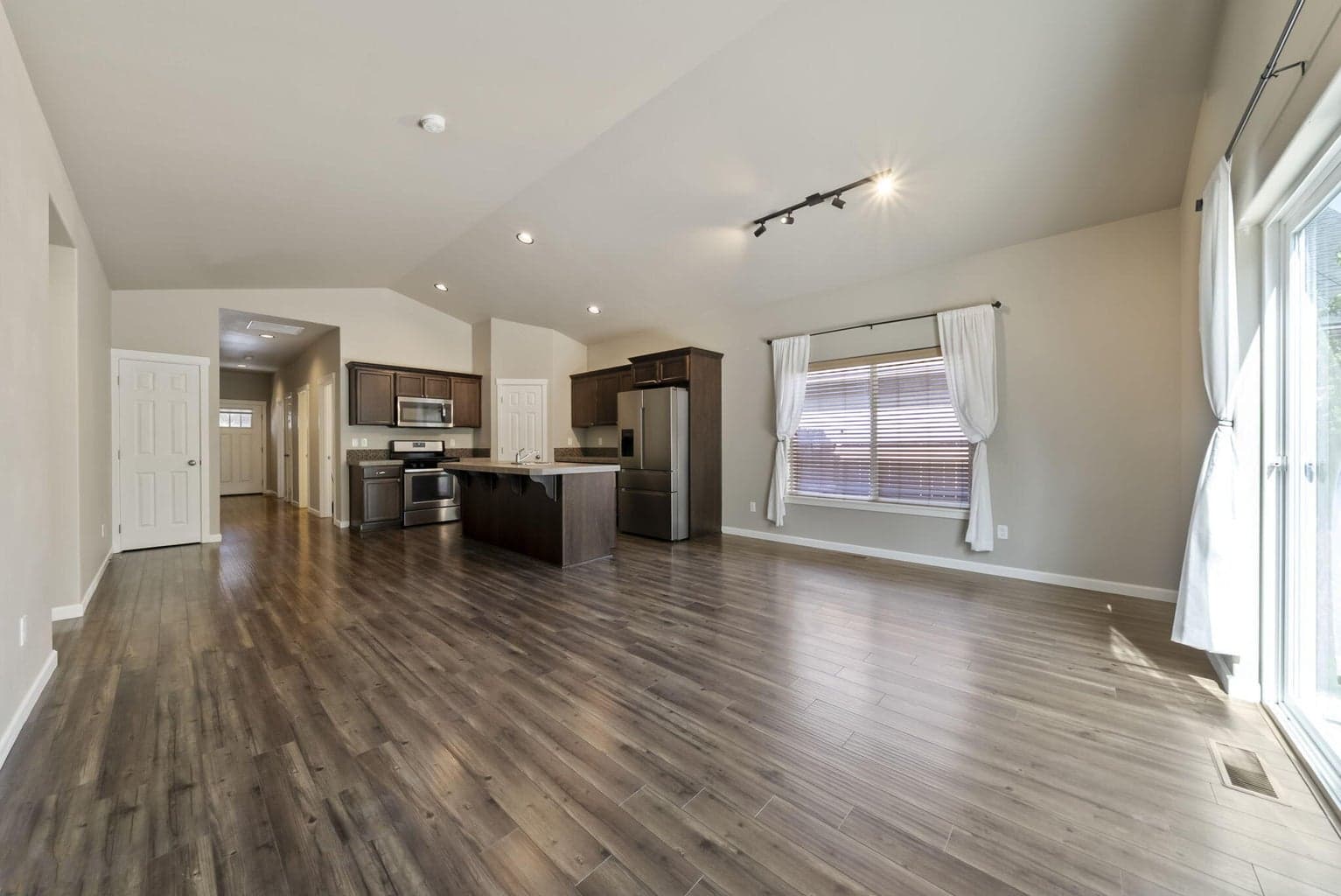 Photo of 656 SE Reed Market Road 13 of 32