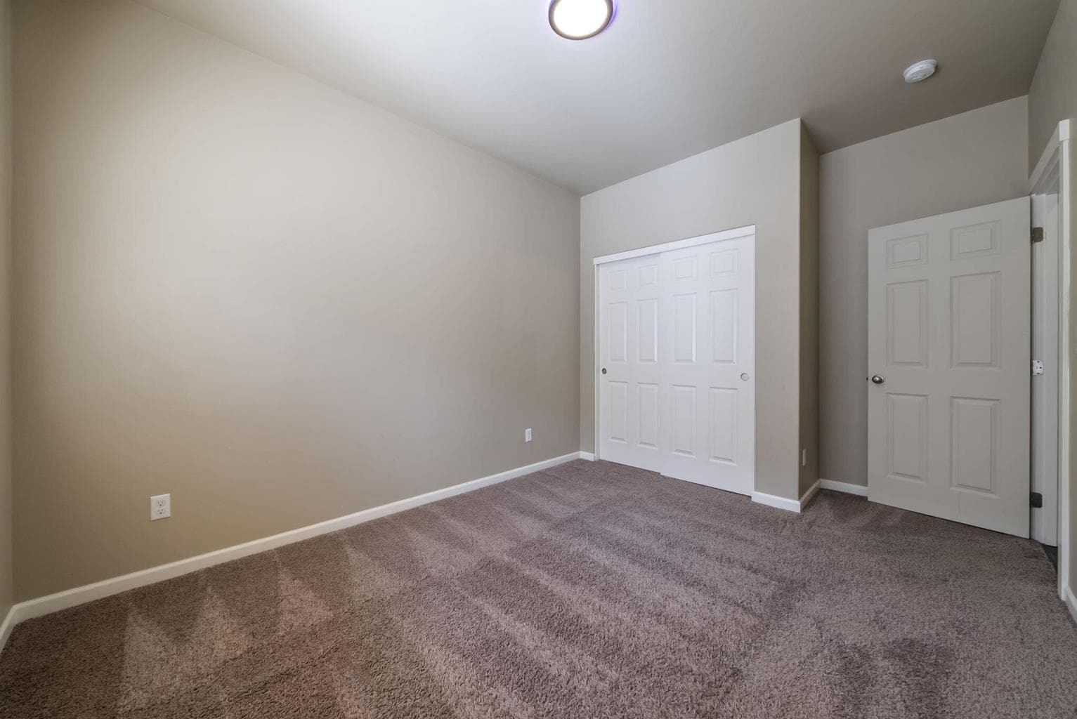 Photo of 656 SE Reed Market Road 21 of 32