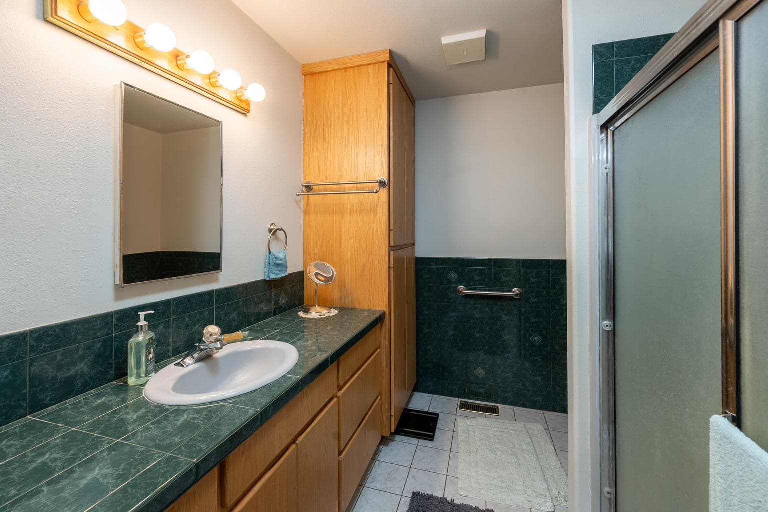 Photo of 16683 Bitterbrush Lane 17 of 50