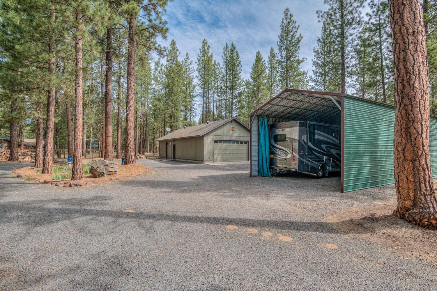 Photo of 15357 Ponderosa Loop 26 of 40