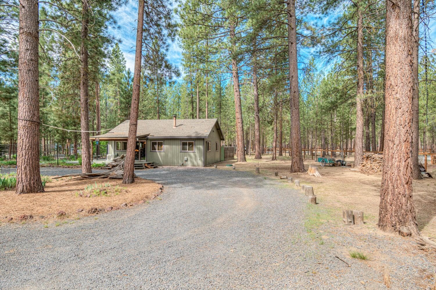 Photo of 15357 Ponderosa Loop 35 of 40