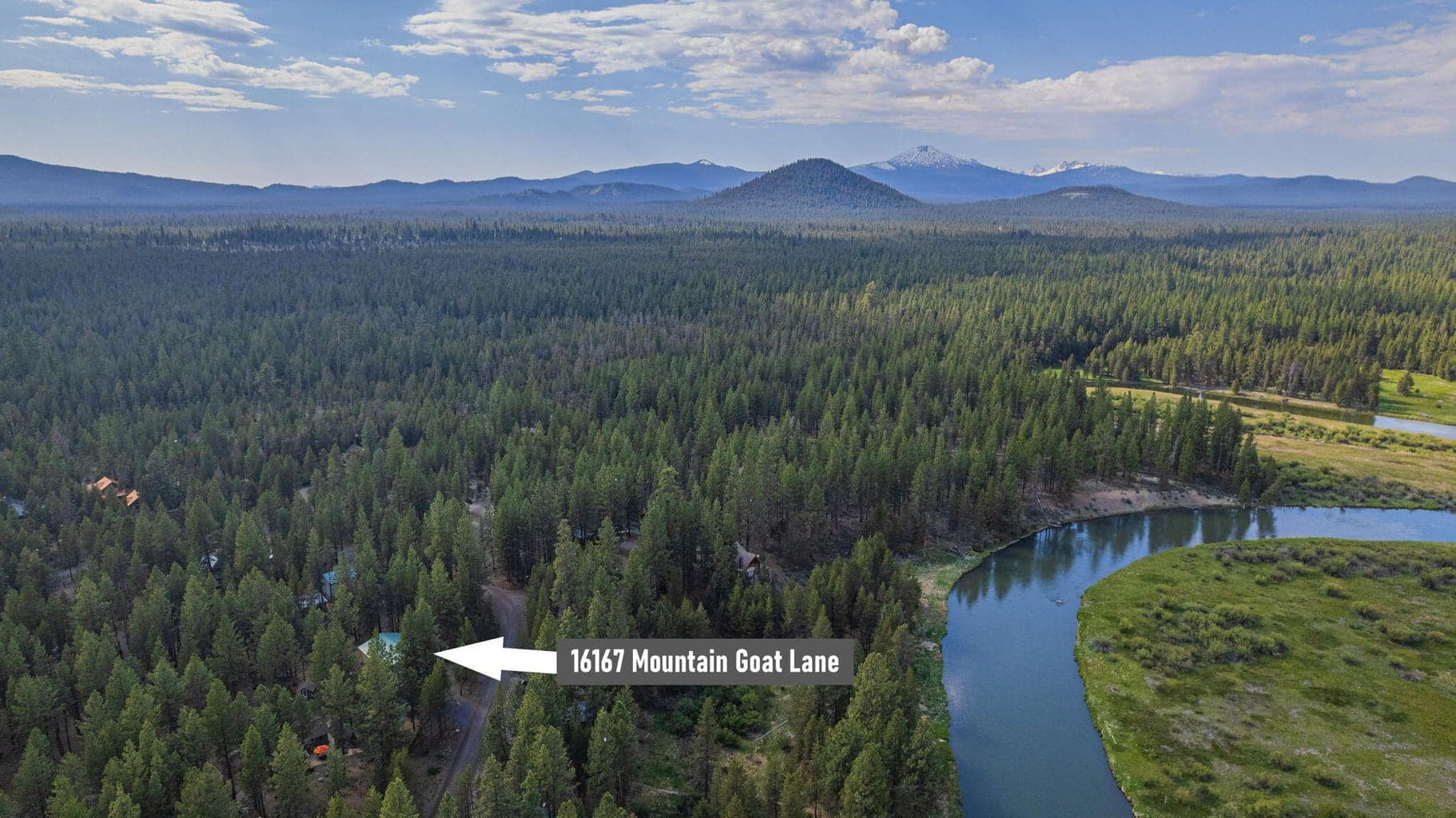 Located across the street from the Deschutes River.