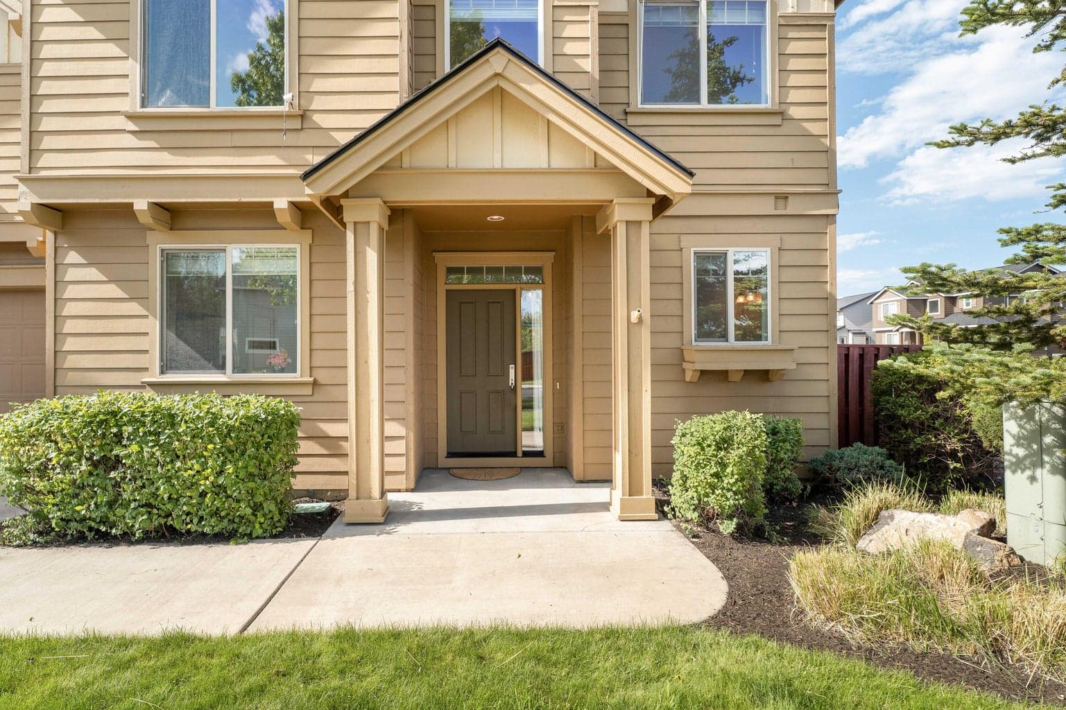 Photo of 2703 Northwest Greenwood Avenue 3 of 48