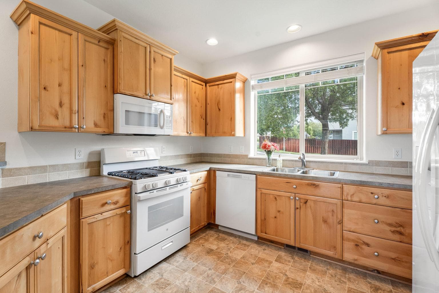 Photo of 2703 Northwest Greenwood Avenue 10 of 48