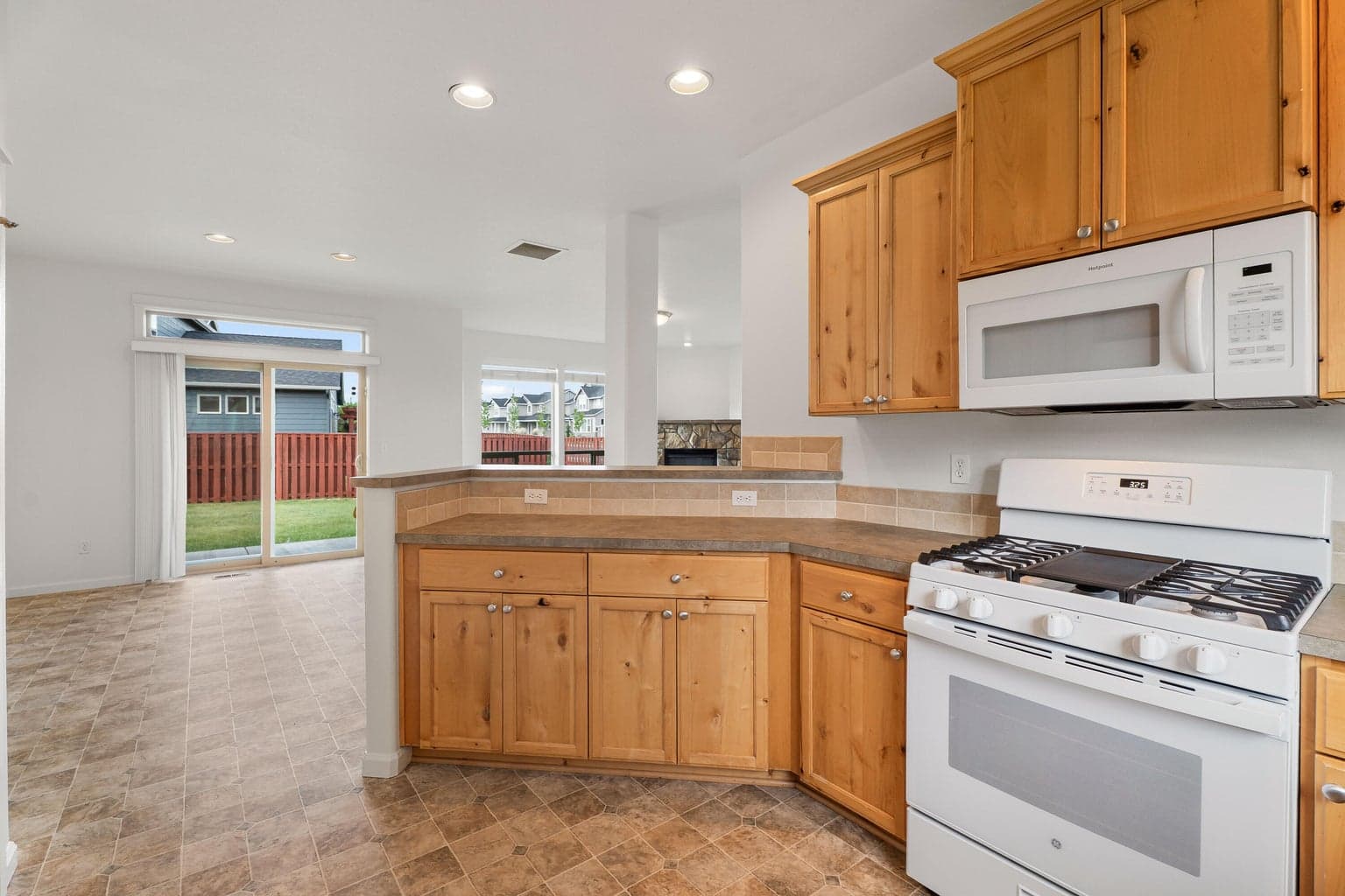 Photo of 2703 Northwest Greenwood Avenue 12 of 48