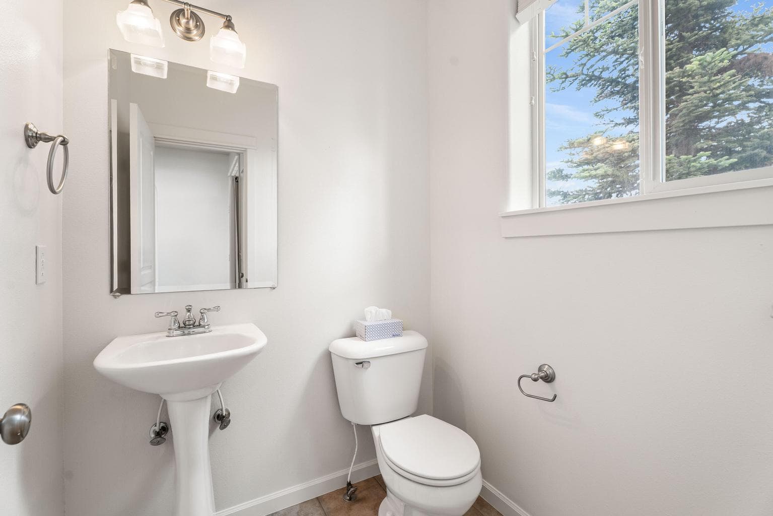 Photo of 2703 Northwest Greenwood Avenue 34 of 48