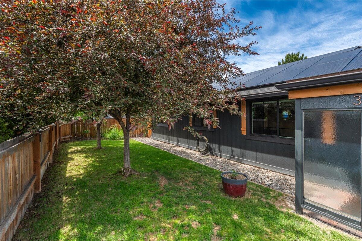 Photo of 3139 SW Reindeer Avenue 35 of 35