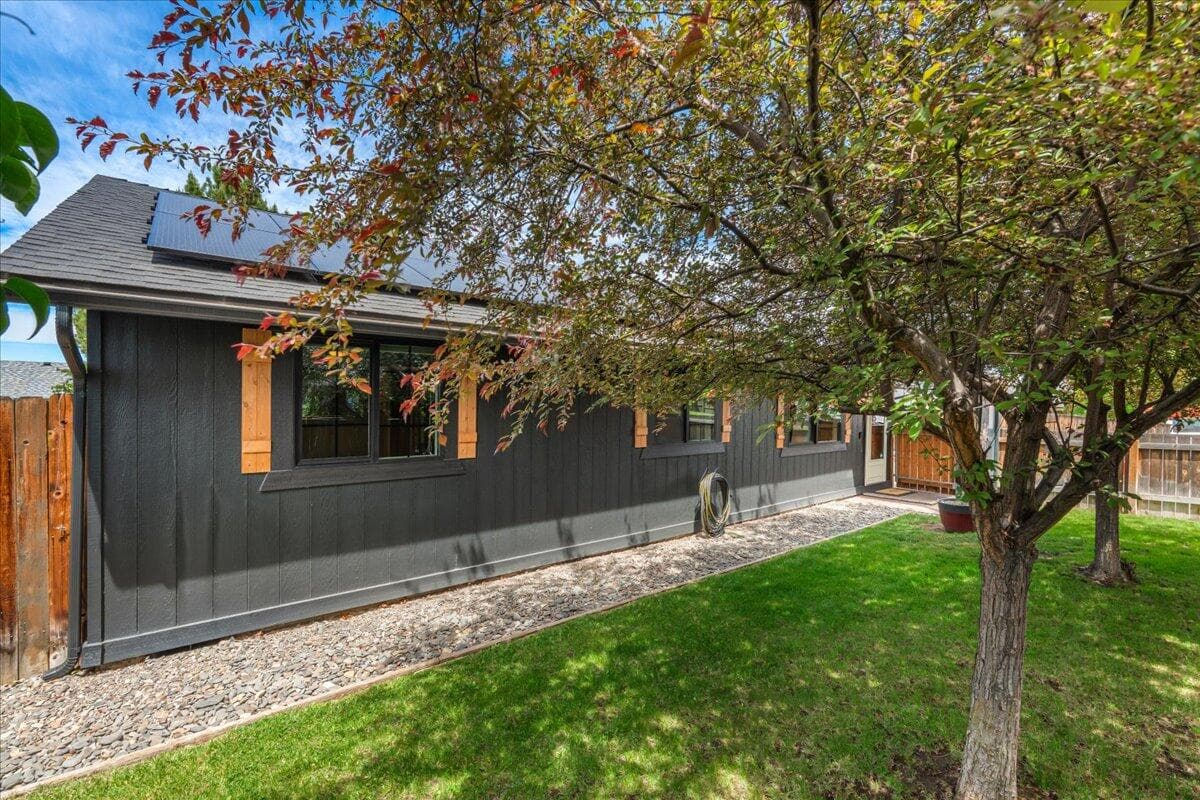Photo of 3139 SW Reindeer Avenue 34 of 35