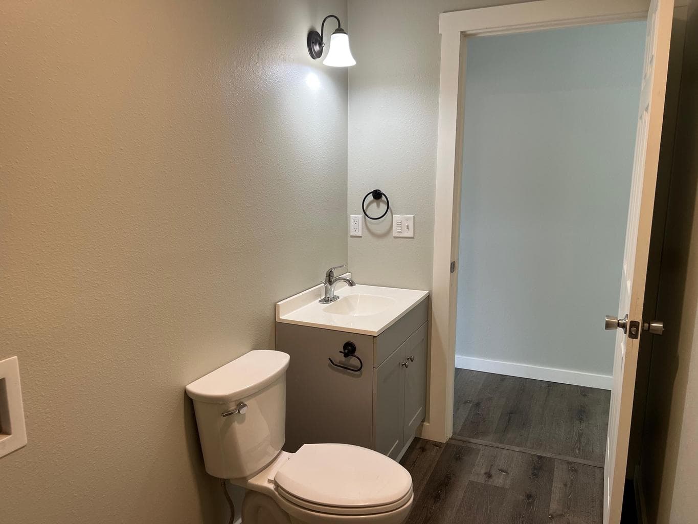 Photo of 749 SW Madison Street 11 of 14
