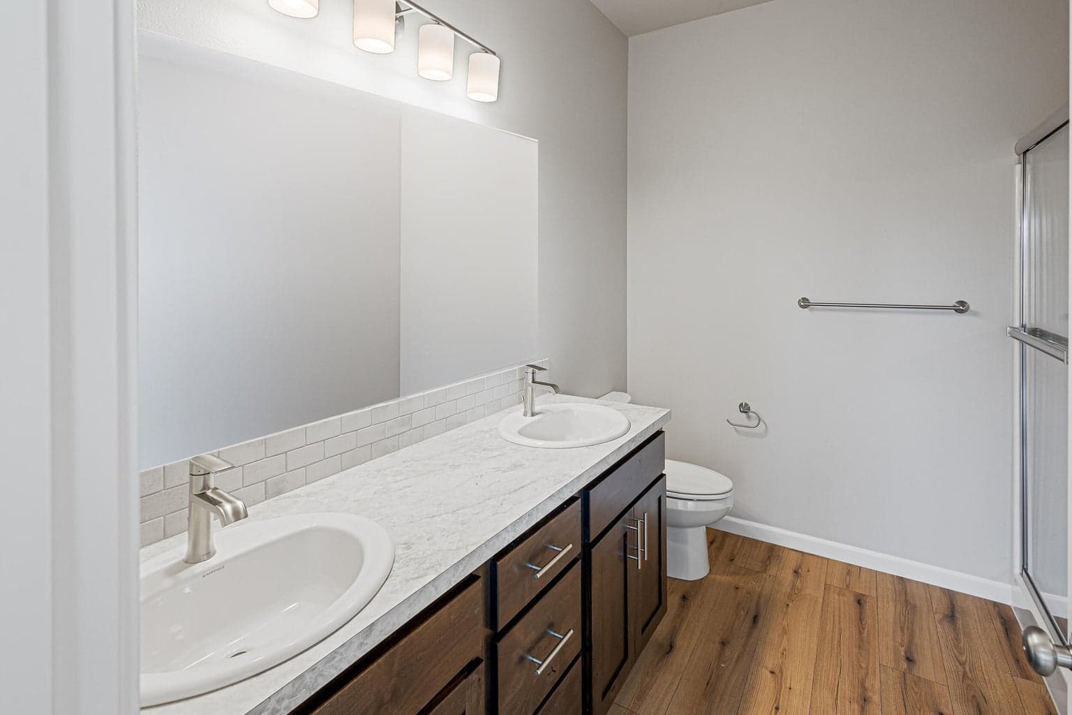 Photo of 563 SW H Street 11 of 23