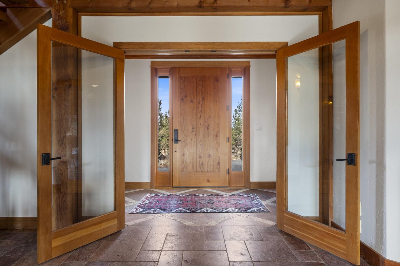 Photo of 67775 Cloverdale 3 of 43