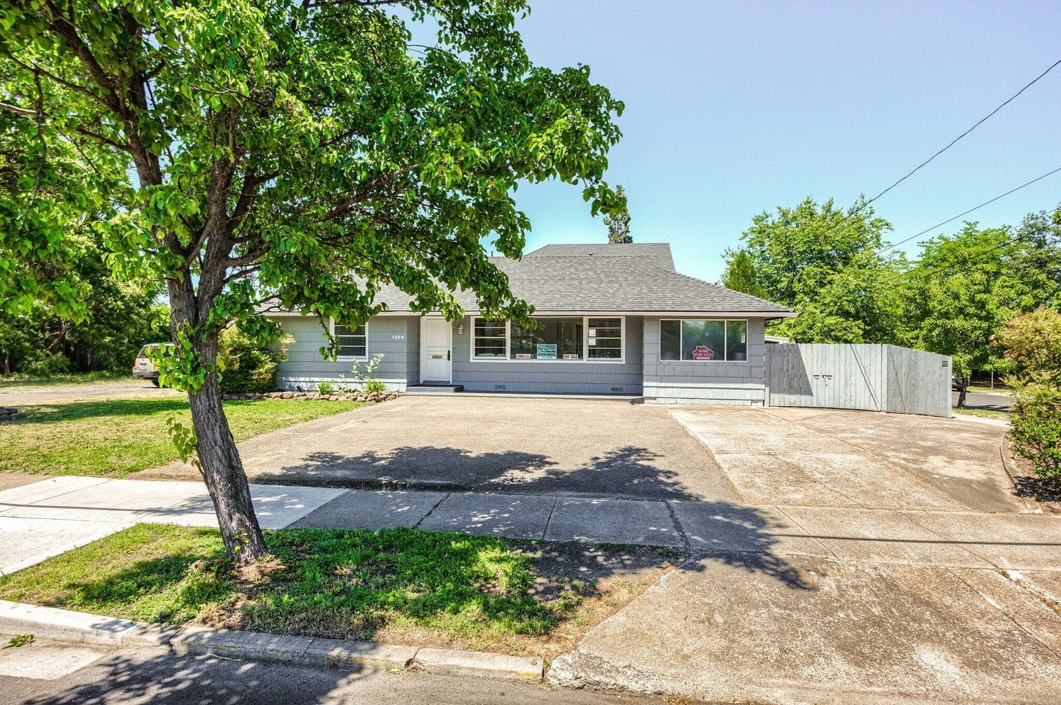 Photo of 1204 Main 3 of 31