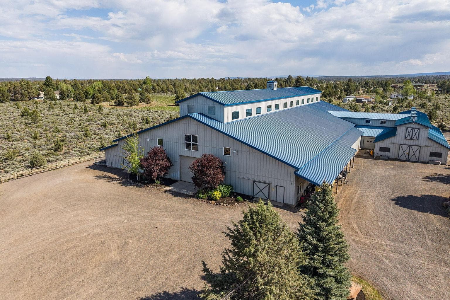 Photo of 67480 Cloverdale 3 of 76