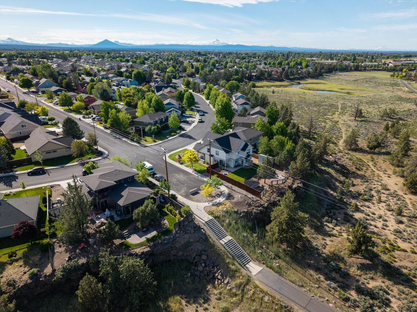 Photo of 1354 SW Rimrock Way 29 of 45