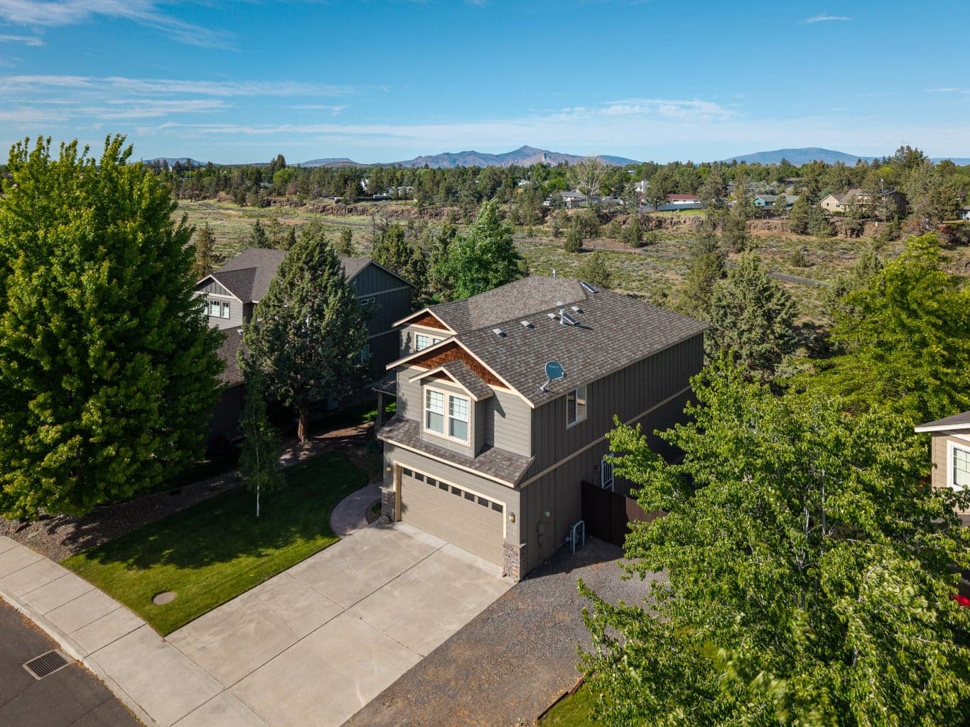 Photo of 1354 SW Rimrock Way 35 of 45