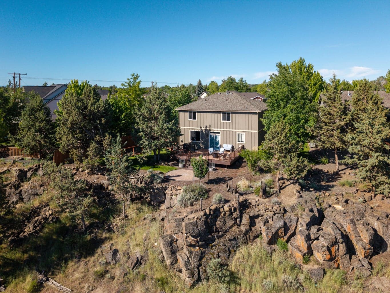 Photo of 1354 SW Rimrock Way 27 of 45