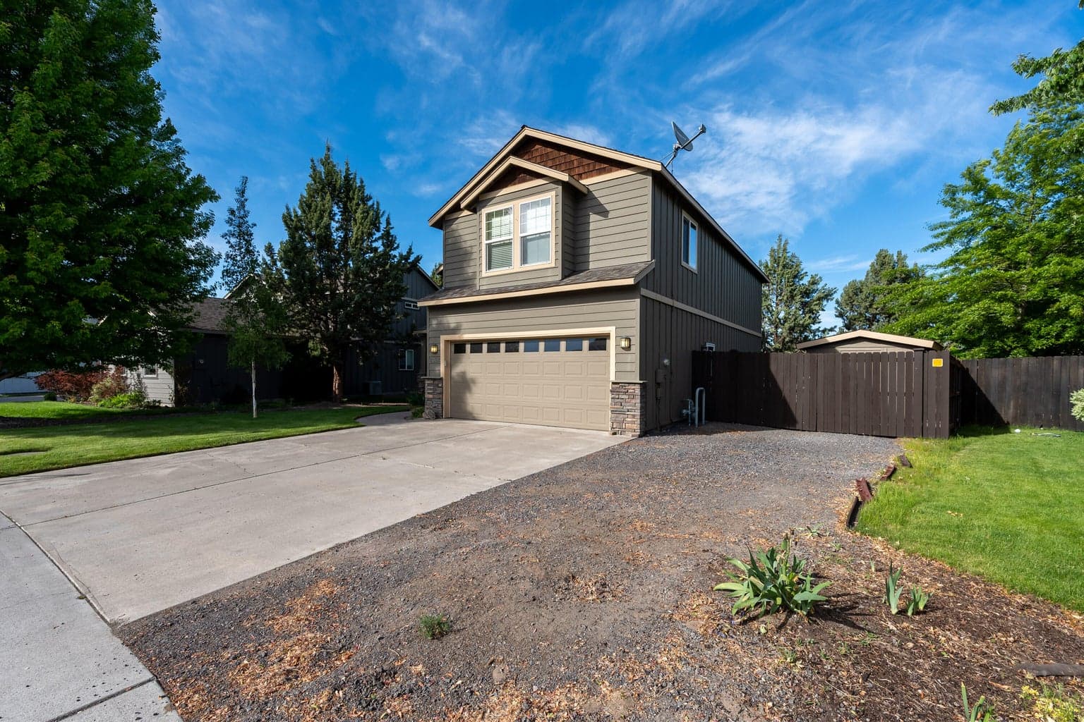 Photo of 1354 SW Rimrock Way 38 of 45