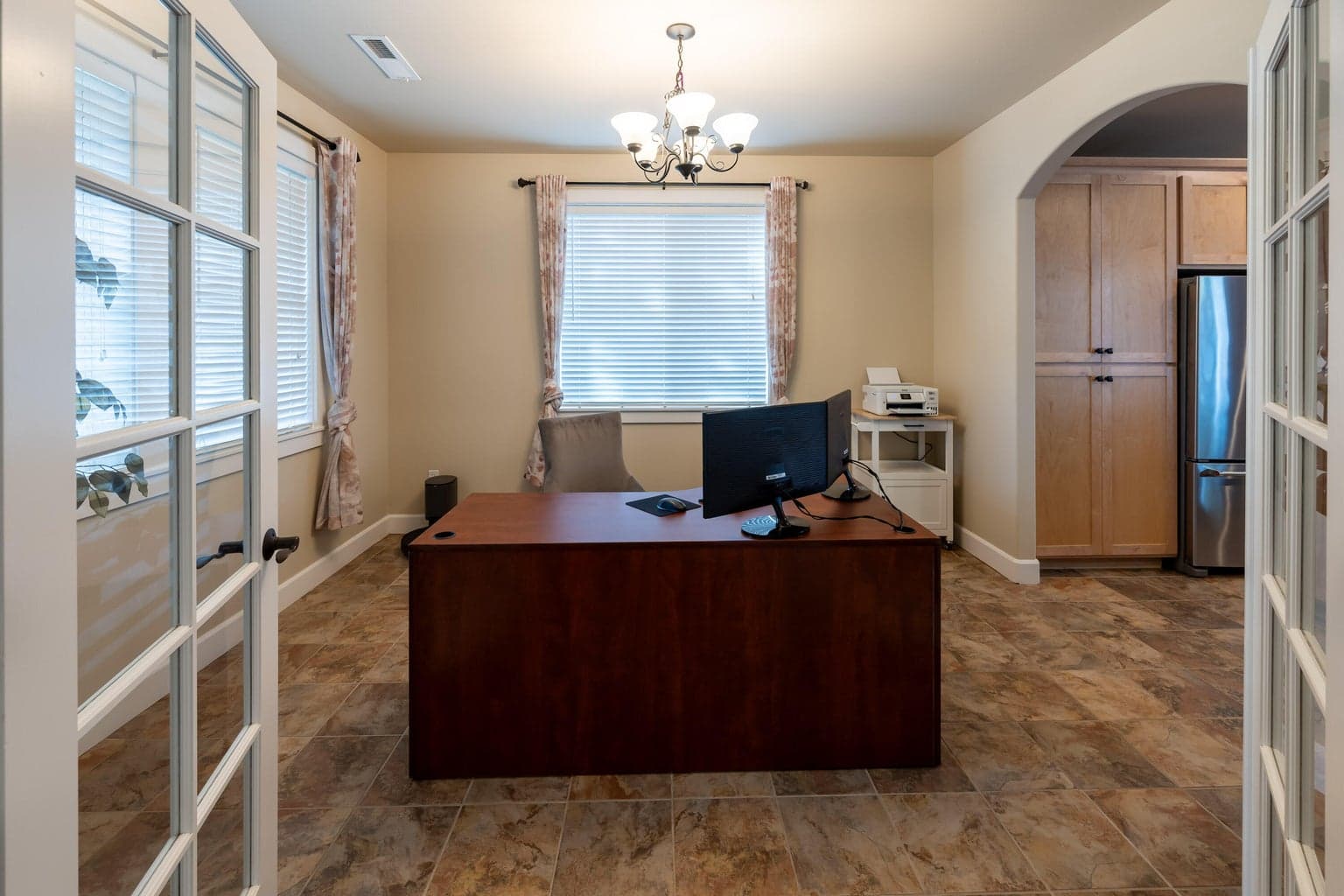 Photo of 1354 SW Rimrock Way 11 of 45