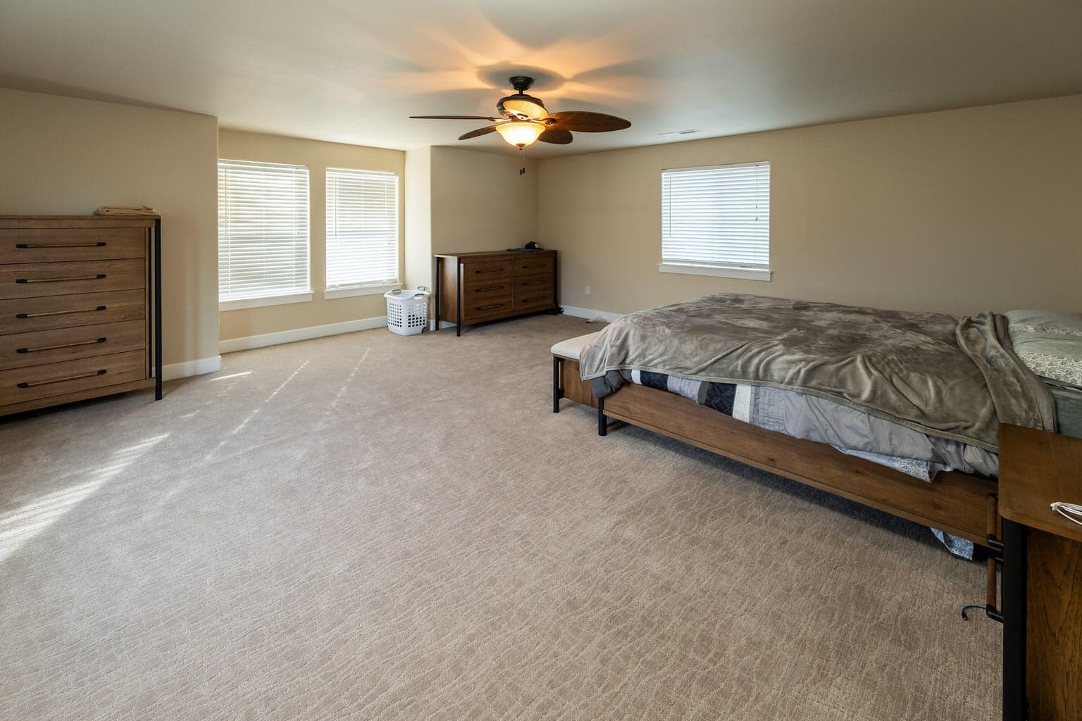 Photo of 1354 SW Rimrock Way 18 of 45