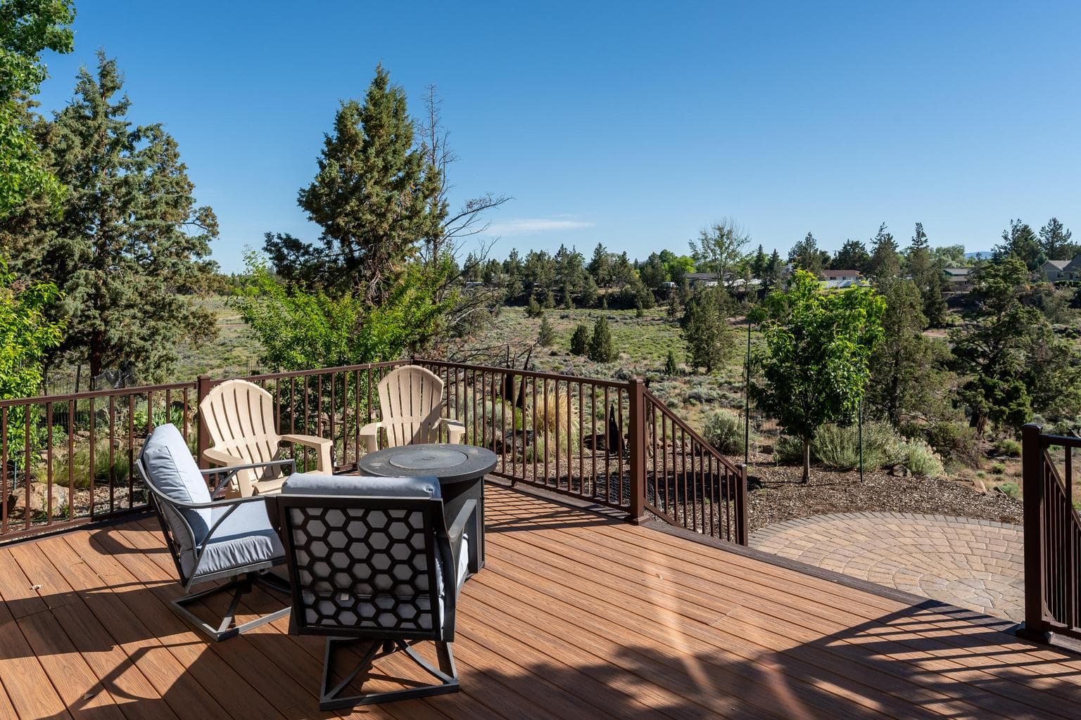Photo of 1354 SW Rimrock Way 23 of 45