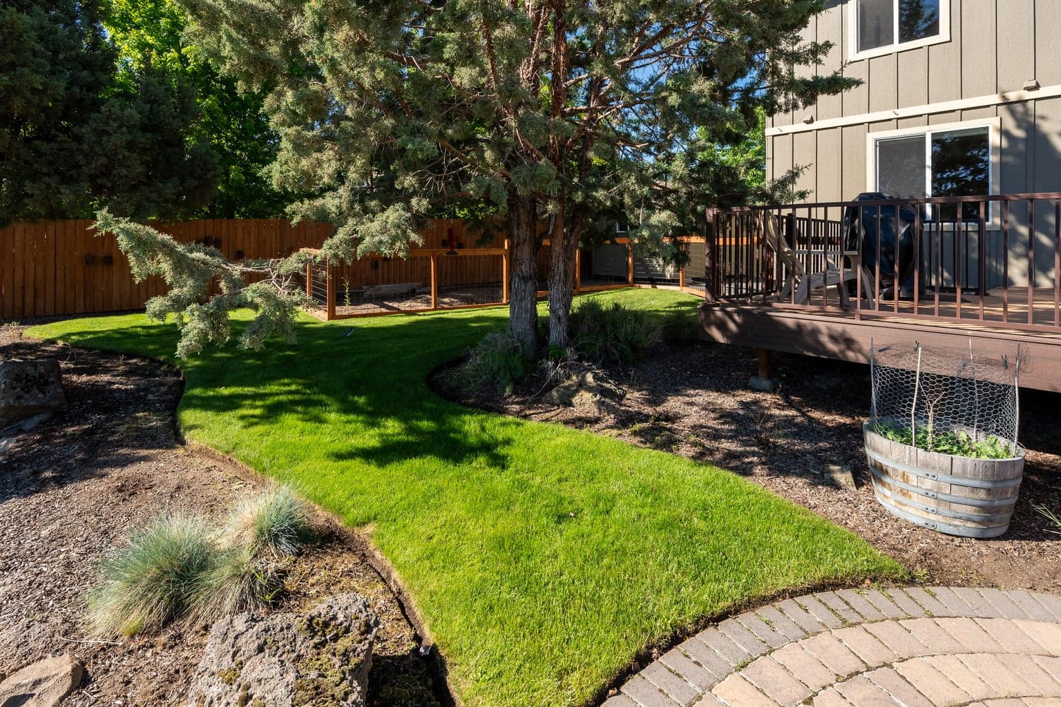 Photo of 1354 SW Rimrock Way 24 of 45