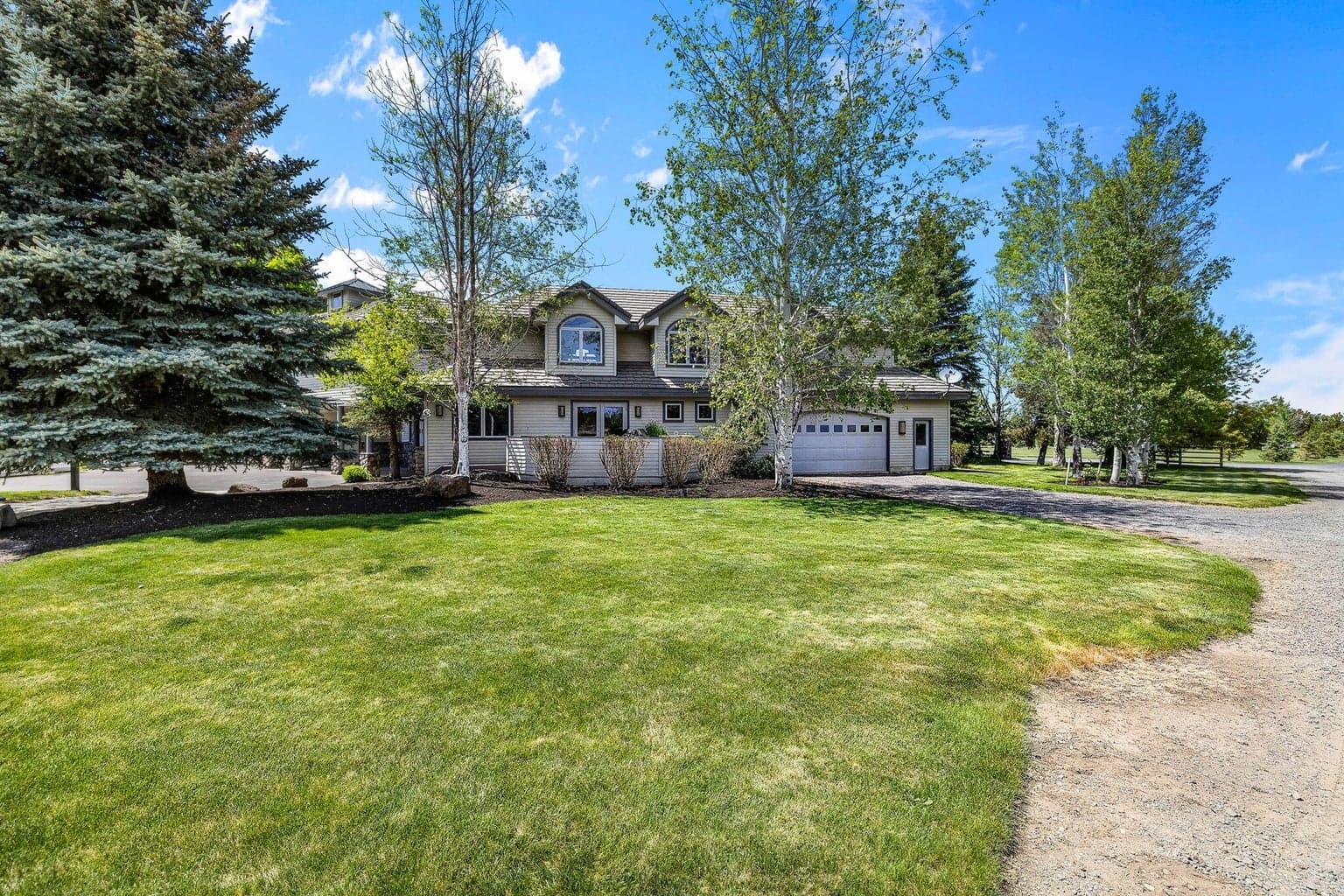 Photo of 67480 Cloverdale 4 of 76