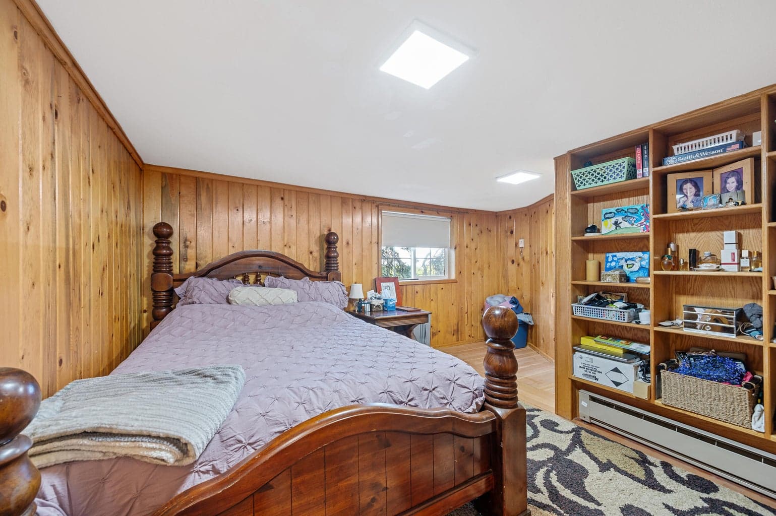 Photo of 1049 Lakeshore 6 of 16