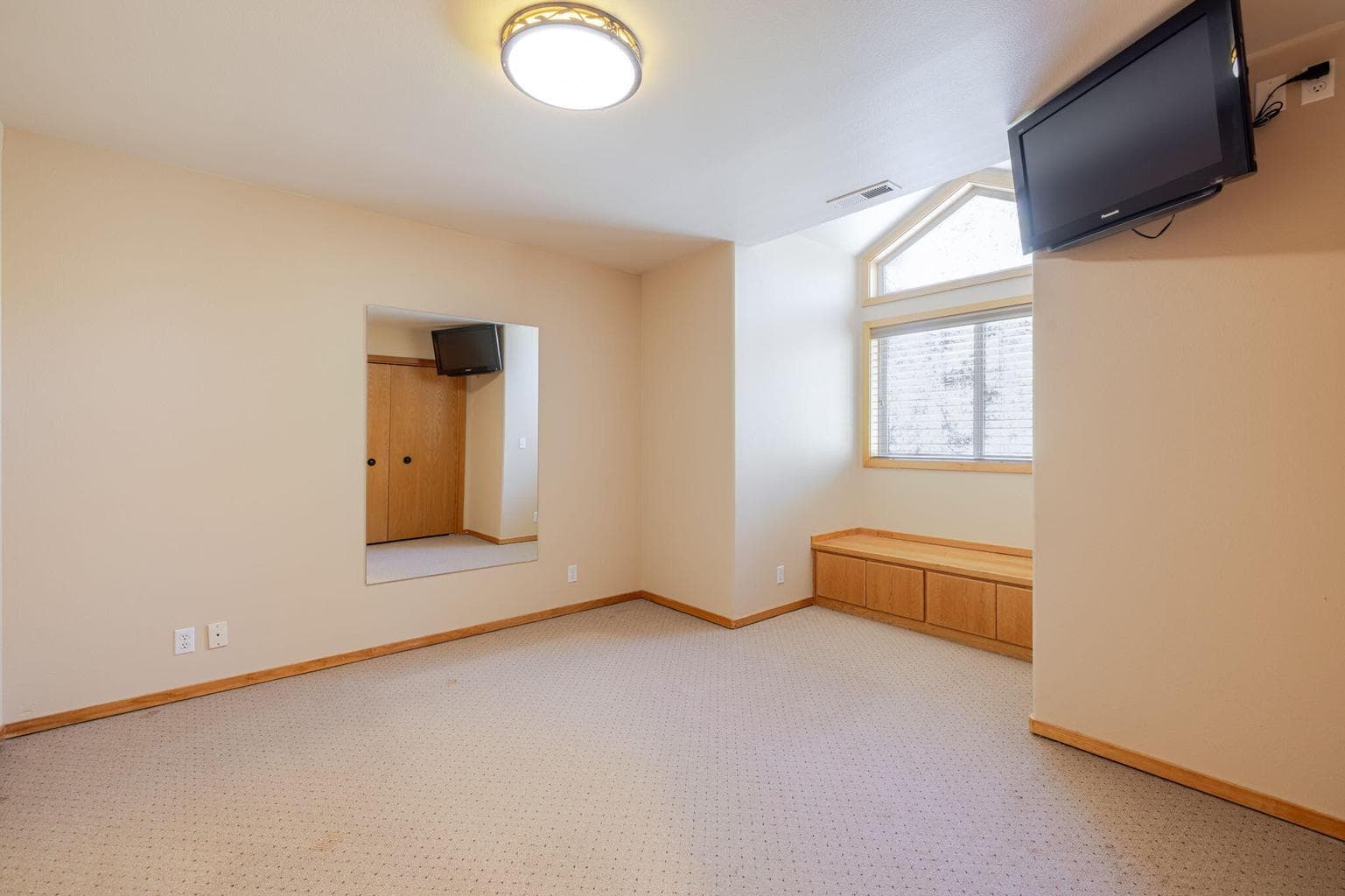 Photo of 58160 McNary Lane 25 of 48